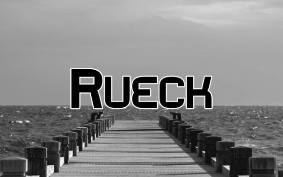 Rueck: Bold Display Font for Modern Design